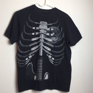 Graphics T-SHIRT Size Small